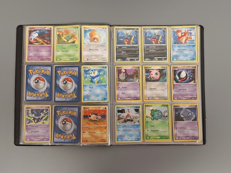 Album met Pokémon kaarten