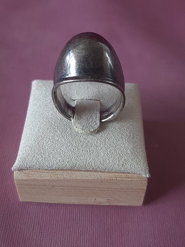 Zilveren bolvormige ring