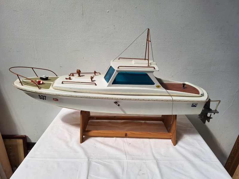 Model raceboot - Robbe - KB Marine