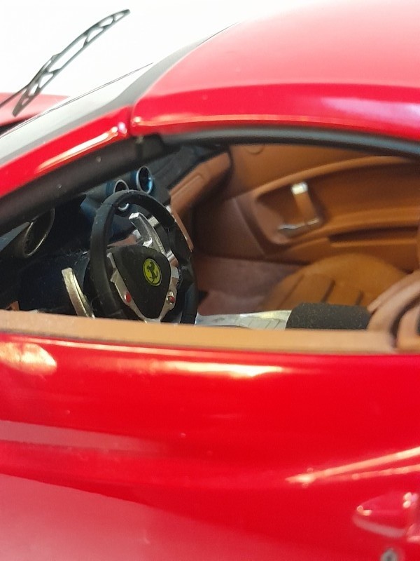 Schaalmodel van een Ferrari California V8