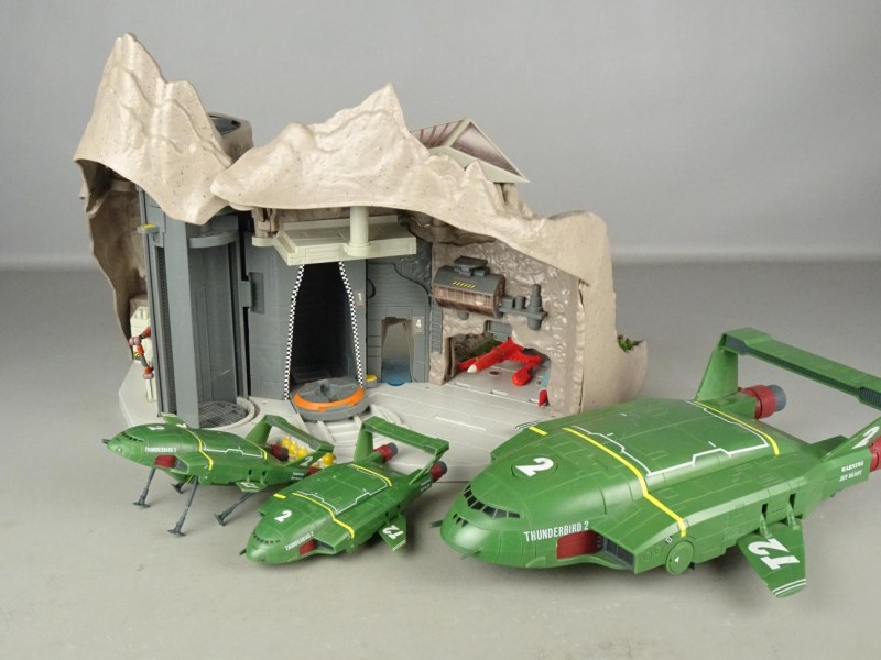 Thunderbirds grot en Thunderbirds 2 vliegtuigen 2015