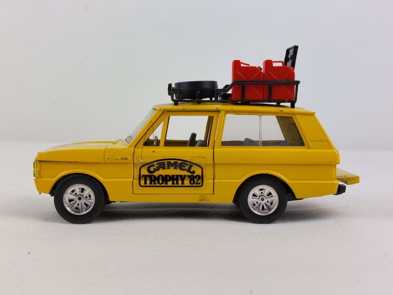 Set van 'Camel Trophy' Land/ Range Rovers