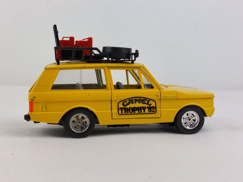 Set van 'Camel Trophy' Land/ Range Rovers