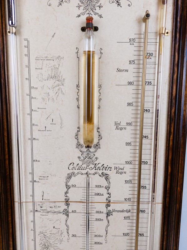 Weerstation met Huygens barometer, thermometer en hygrometer