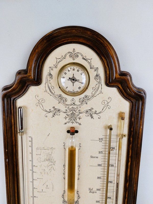 Weerstation met Huygens barometer, thermometer en hygrometer