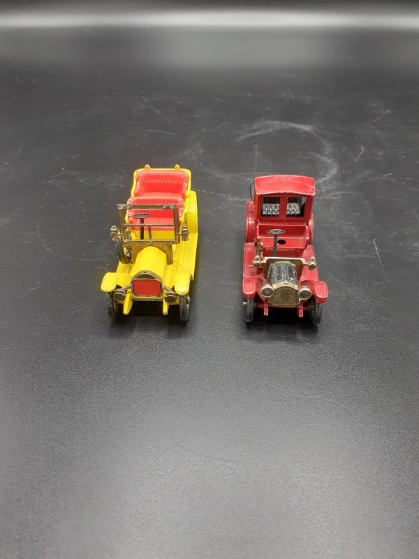 2 Matchbox auto modellen