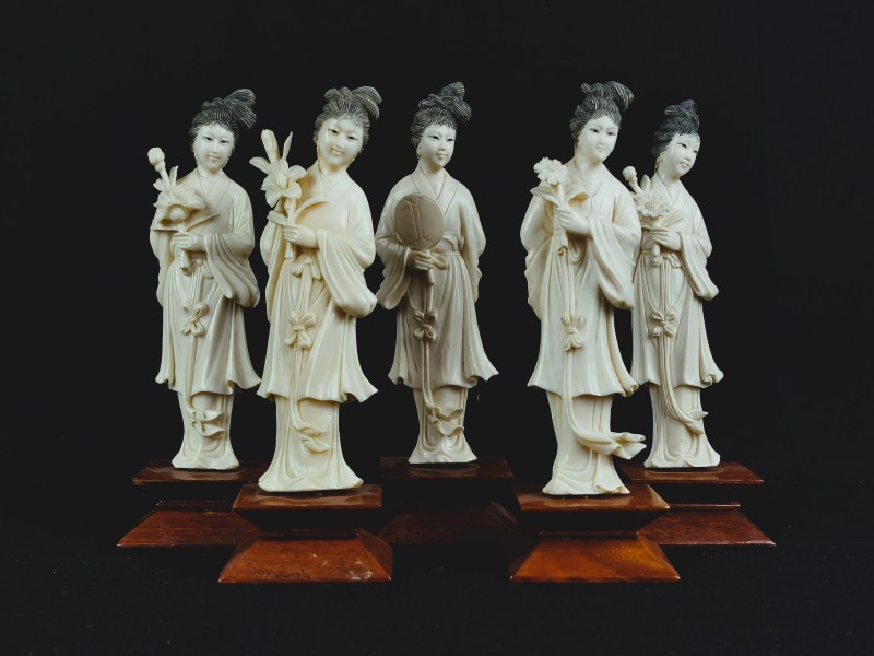 Set van 5 Chinese ivoren figuren