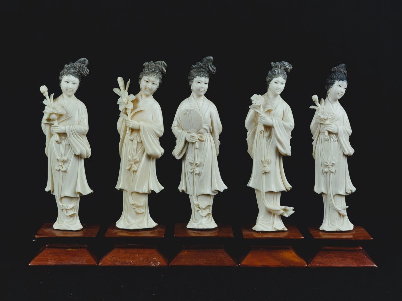 Set van 5 Chinese ivoren figuren