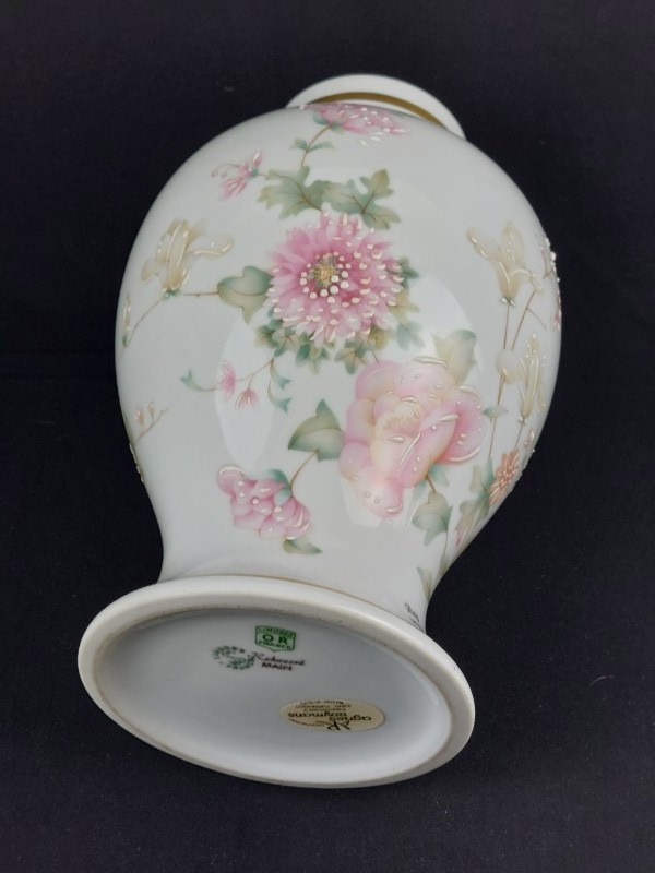 Vaas Limoges met bloemen decoratie