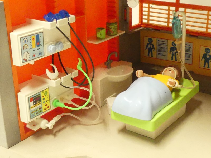 Playmobil Ziekenhuizen in doos + ambulance