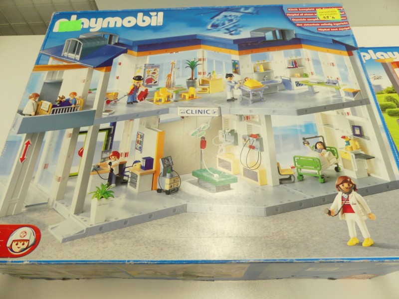 Playmobil Ziekenhuizen in doos + ambulance