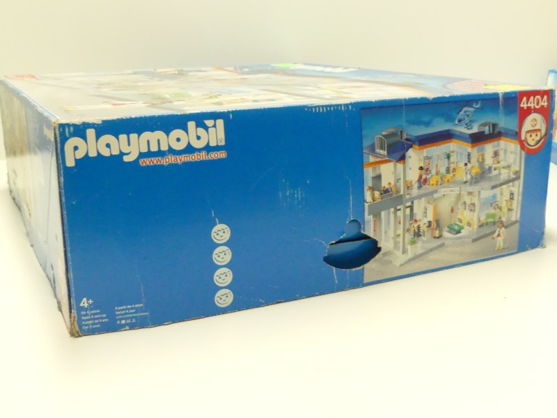 Playmobil Ziekenhuizen in doos + ambulance