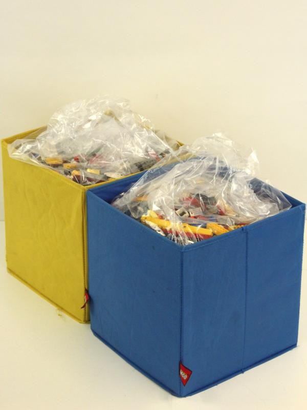 12 Kilo lego in 2 opbergdozen uit textiel