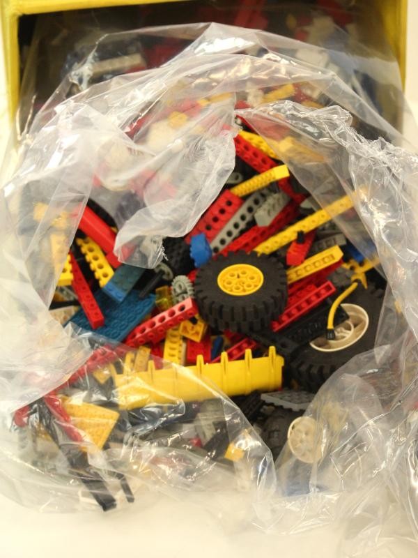 12 Kilo lego in 2 opbergdozen uit textiel