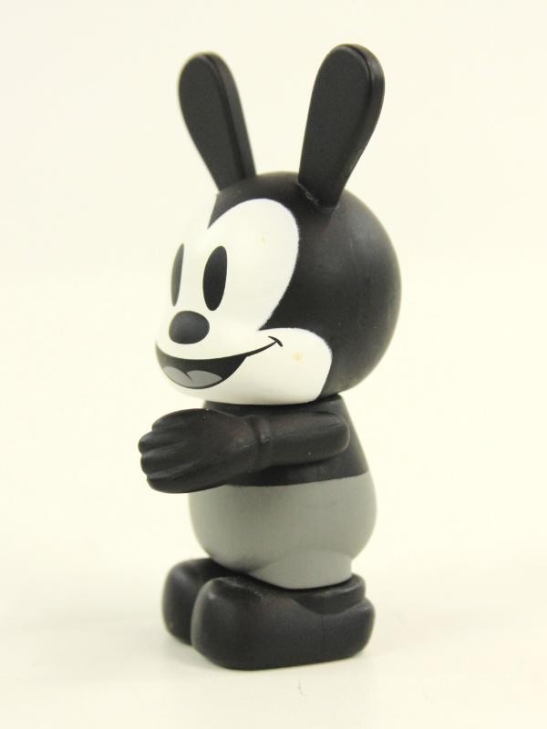 DISNEY Vinylmation Park Set 1 Classic Chaser Oswald