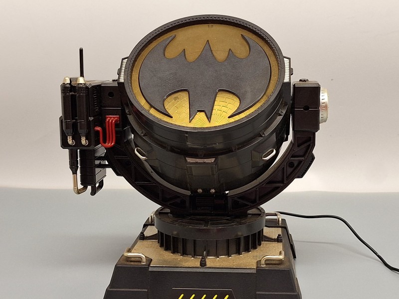 Bat-Signal-lamp