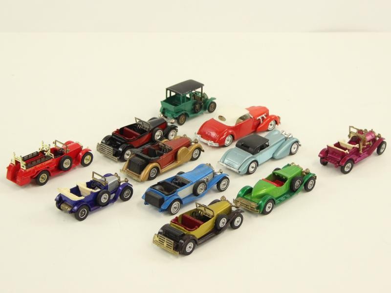 Reeks van 11 miniatuur old timer auto's - Matchbox/Lesney