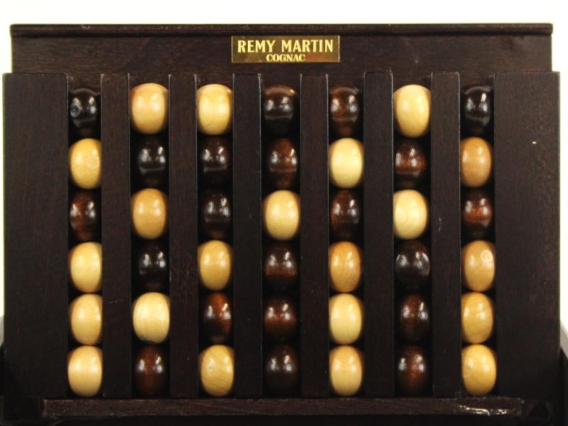 Vintage spel van Remy Martin uit hout - vier op een rij