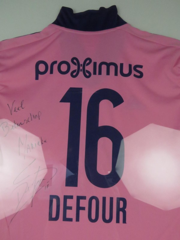 Gesigneerd Steven Defour T-shirt voor Marieke Vervoort in kader