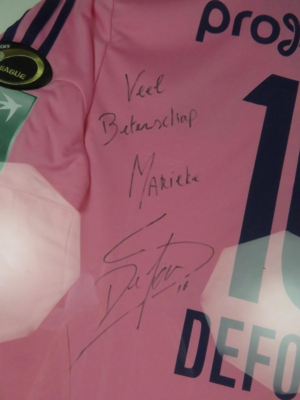 Gesigneerd Steven Defour T-shirt voor Marieke Vervoort in kader