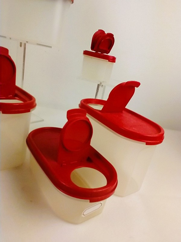 Tupperware set