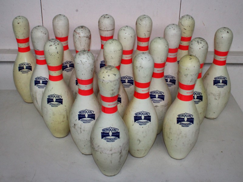 Set van 18 Amerikaanse Bowling Kegels