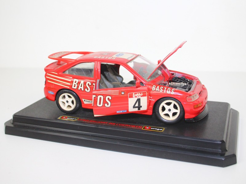 Schaalmodel - Ford Escort RS Cosworth - Bburago