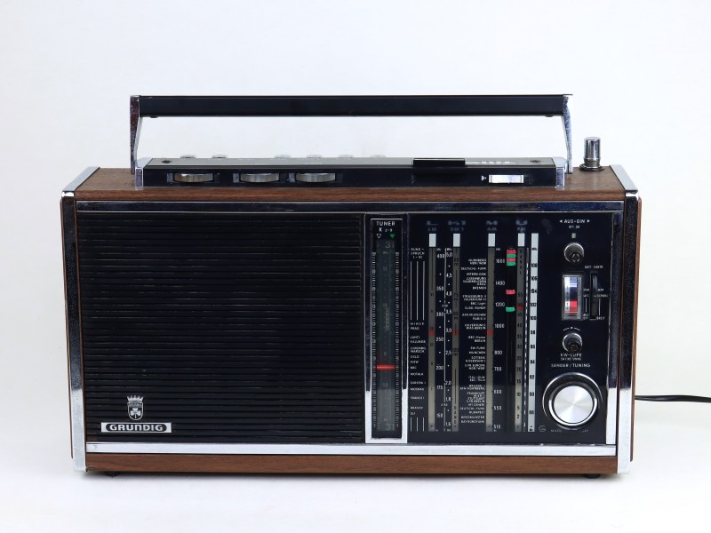 Grundig SATELLIT 208 - Draagbare radio