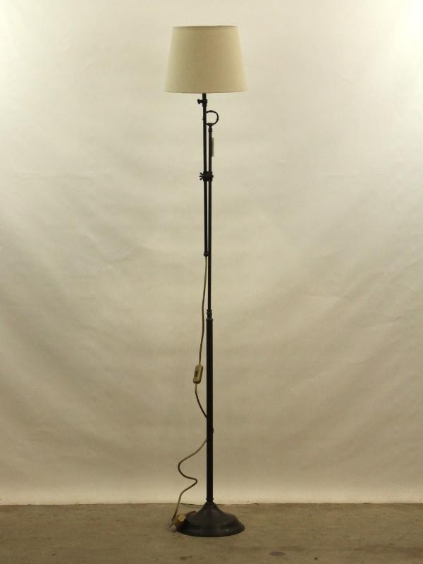 Hoge  staanlamp met flexibele arm