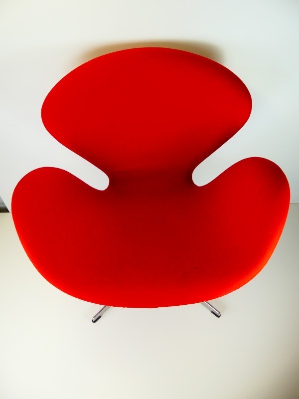 Swan Chair rood