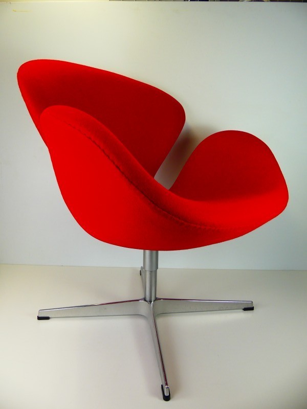 Swan Chair rood