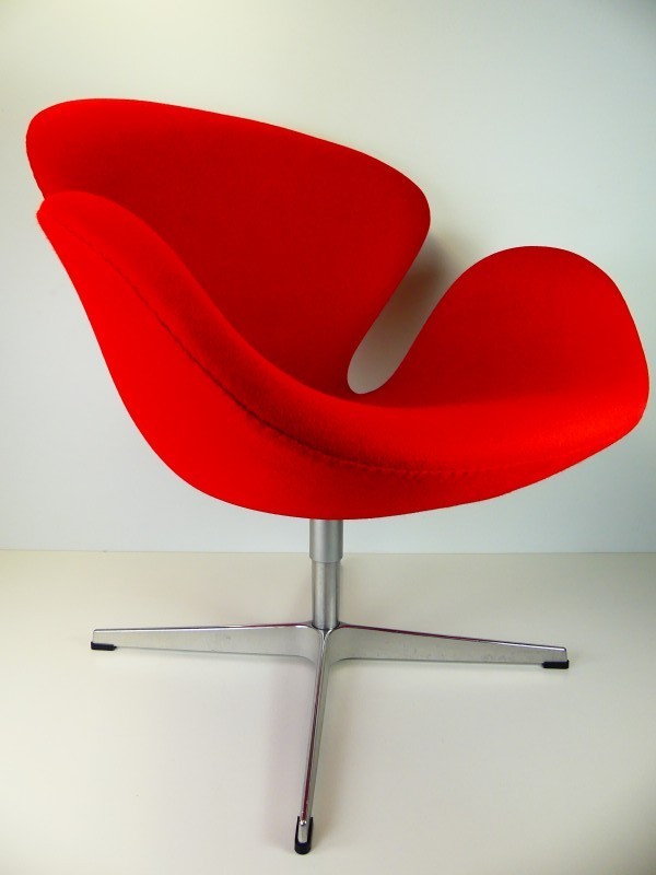 Swan Chair rood