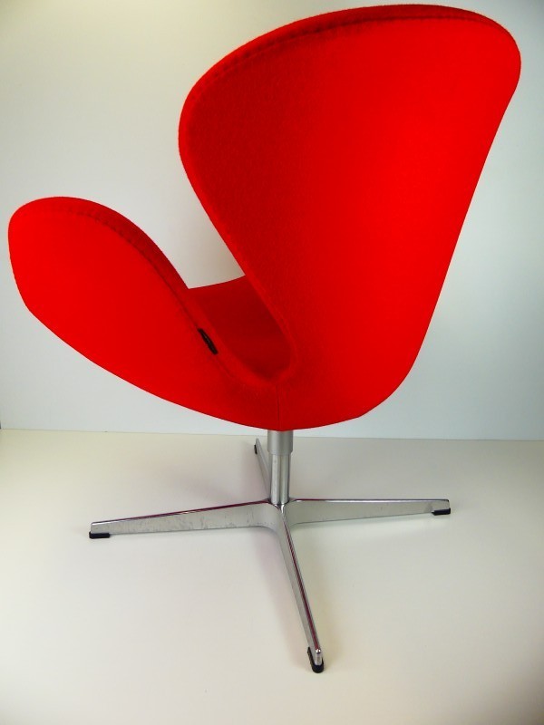 Swan Chair rood