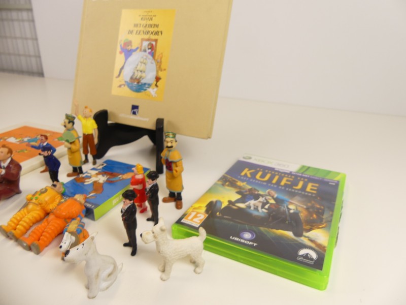 Lot Kuifje strip + game + figuurtjes