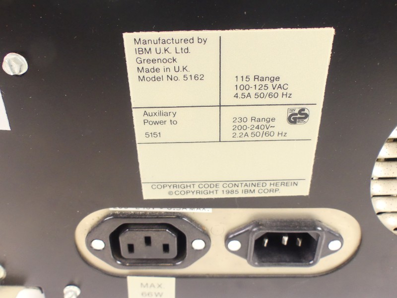 Vintage IBM 5162 (XT/286) Personal Computer + keyboard + scherm