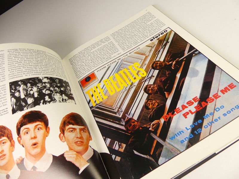 The Beatles boek - Bill Yenne en twee singles