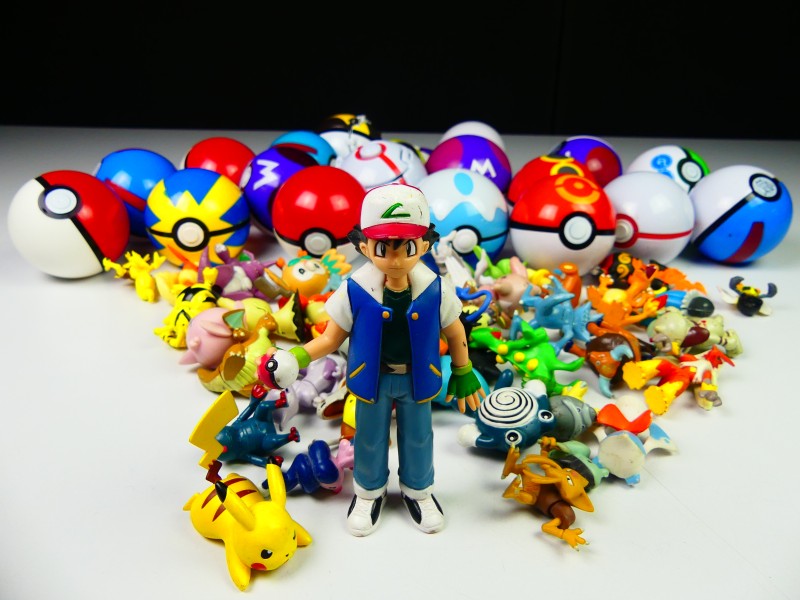 Gotta catch 'em All - Pokémon figuren en pokéballs