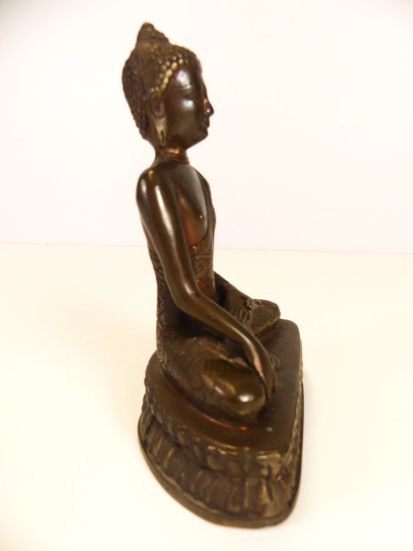 Vintage zittende bronzen Boeddhabeeld