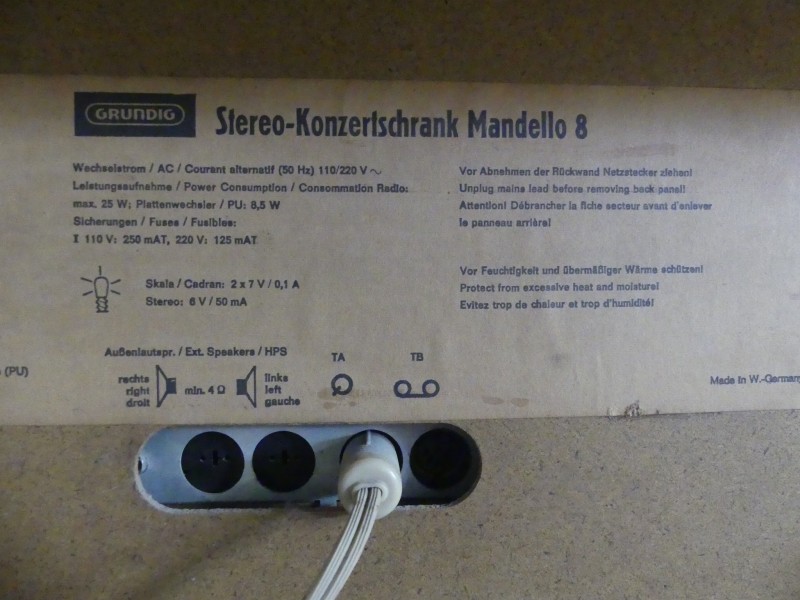 Grundig Audiomeubel met platenspeler