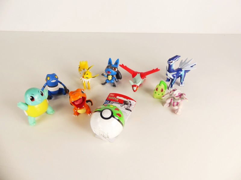 Lot Pokémon Figuren