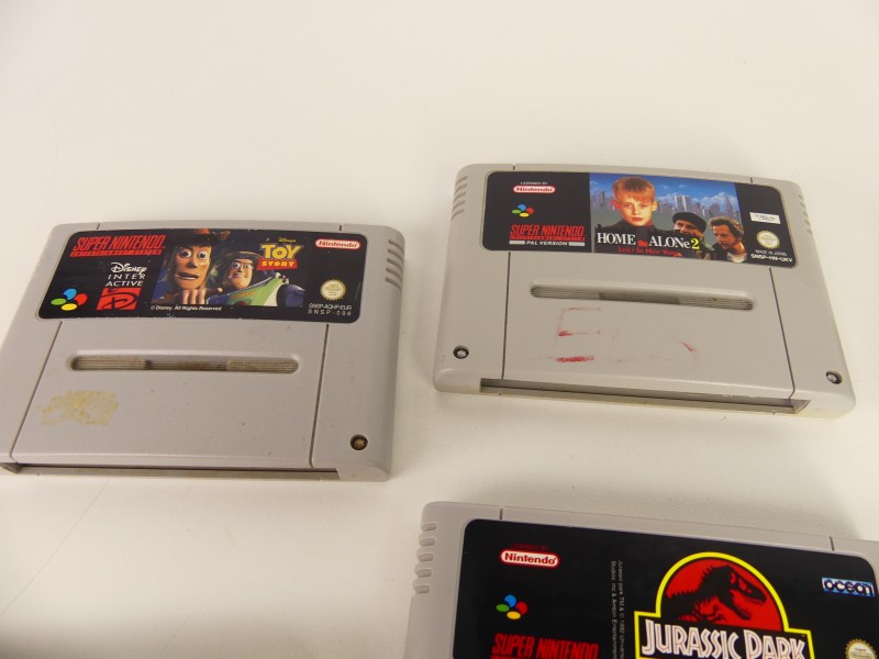 8 vintage Super Nintendo spelletjes