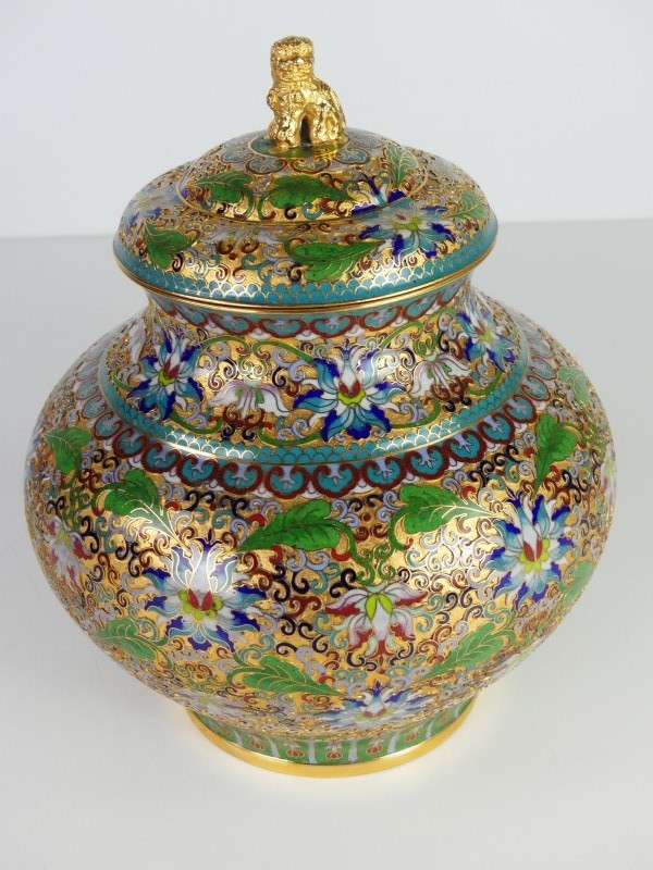 Chinese Cloisonné geëmailleerde dekselvaas