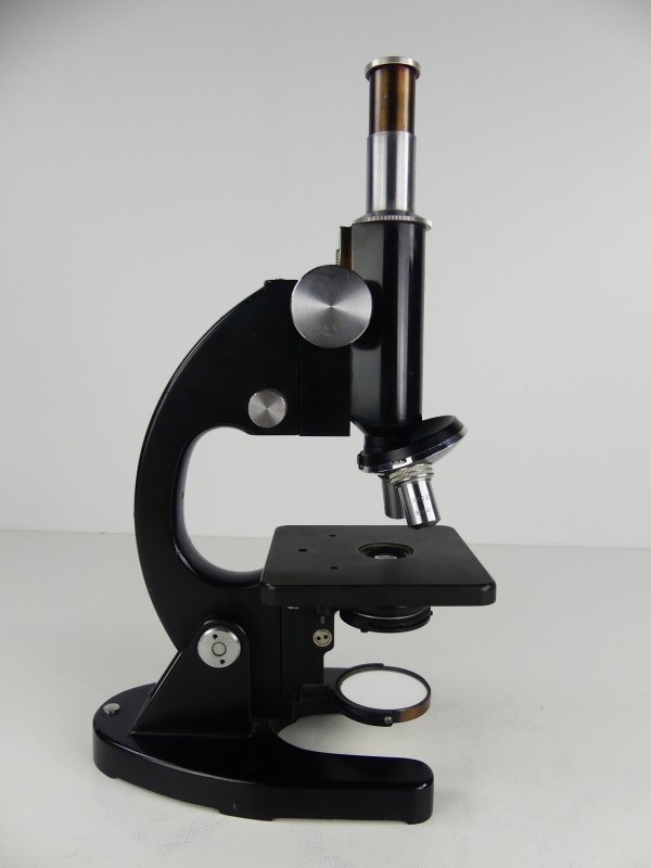 Monoculaire biologische microscoop