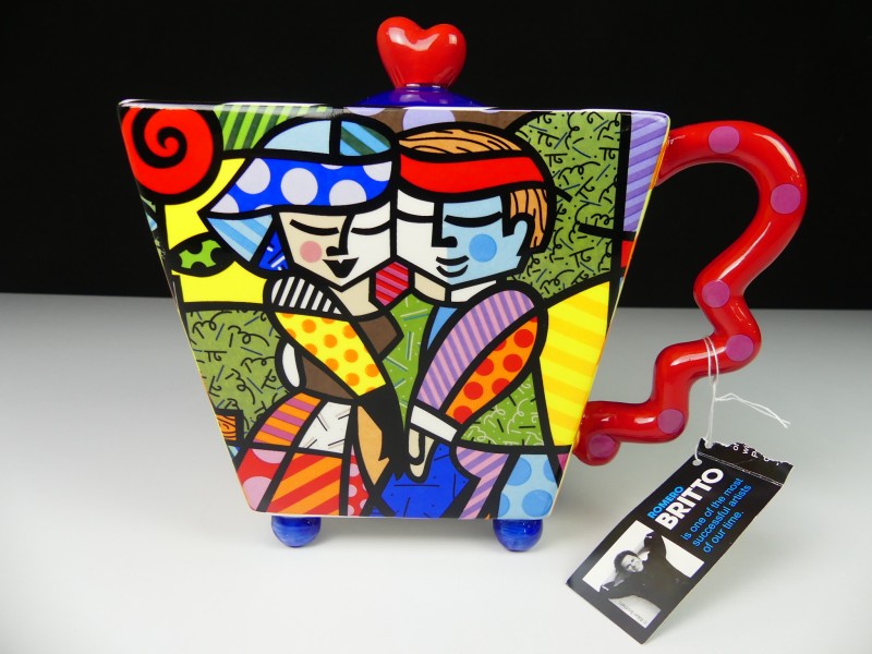 Romero Britto 'dance' theepot