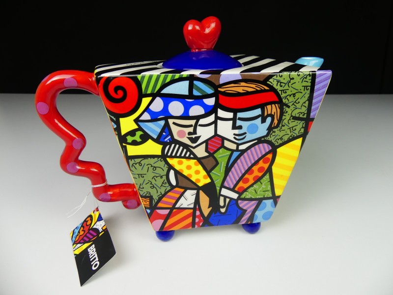 Romero Britto 'dance' theepot