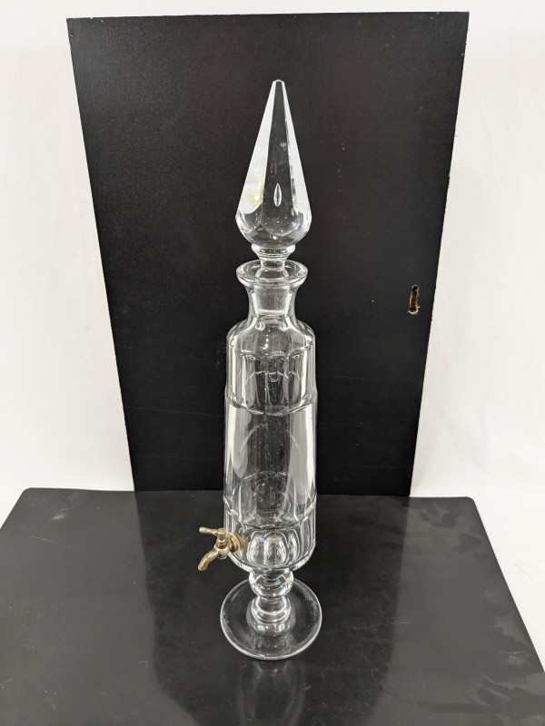 Kristallen geslepen decanter met kraantje [Val St Lambert]