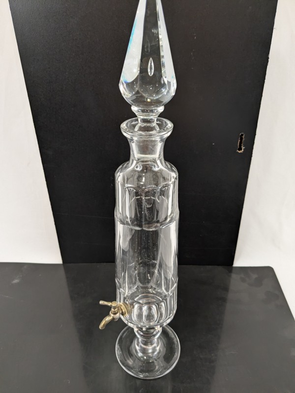 Kristallen geslepen decanter met kraantje [Val St Lambert]