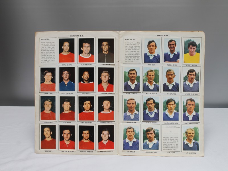 Verzamelalbum "Voetbalsterren Eerste Divisie 70/71 (Art. 970)