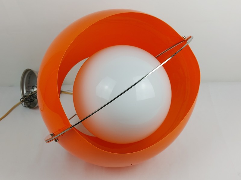 Orange space age plafondlamp