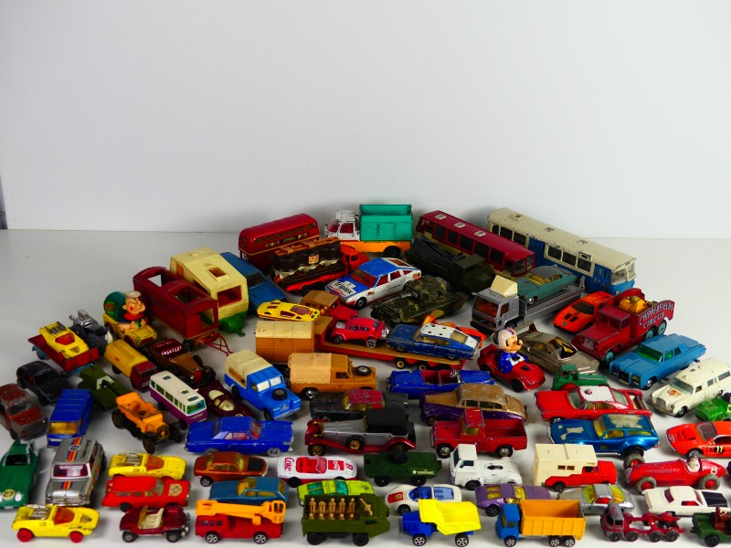 Vintage lot van gemengde autotjes - Corgi